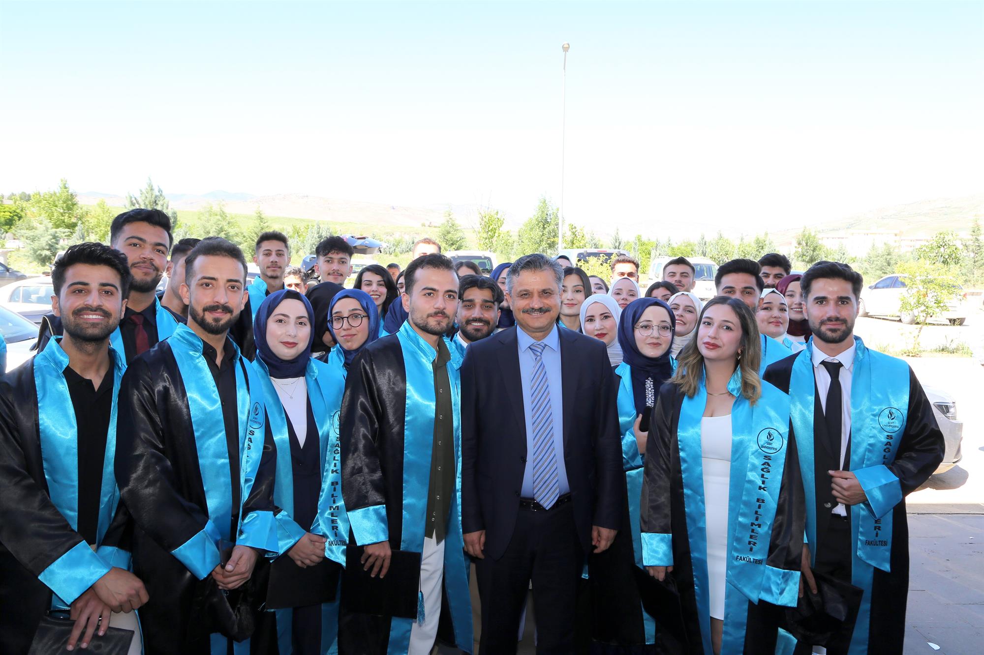 Sağlık Bilimleri Fakültesi Öğrencilerinin Mezuniyet Coşkusu